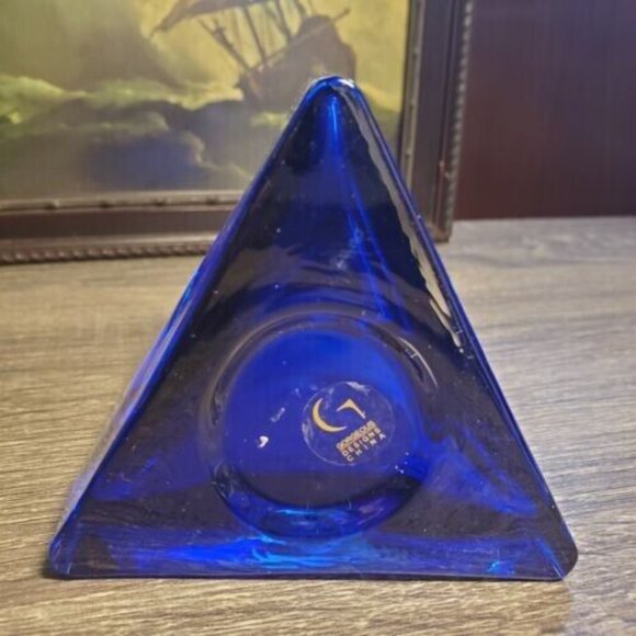 Art Glass Cobalt Blue Triangle Votive Holder by Gorgeous Designs 3 1/2 in - Picture 7 of 7